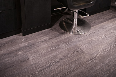 salon lvt installation