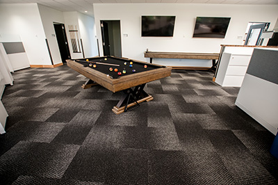 pool table on carpet
