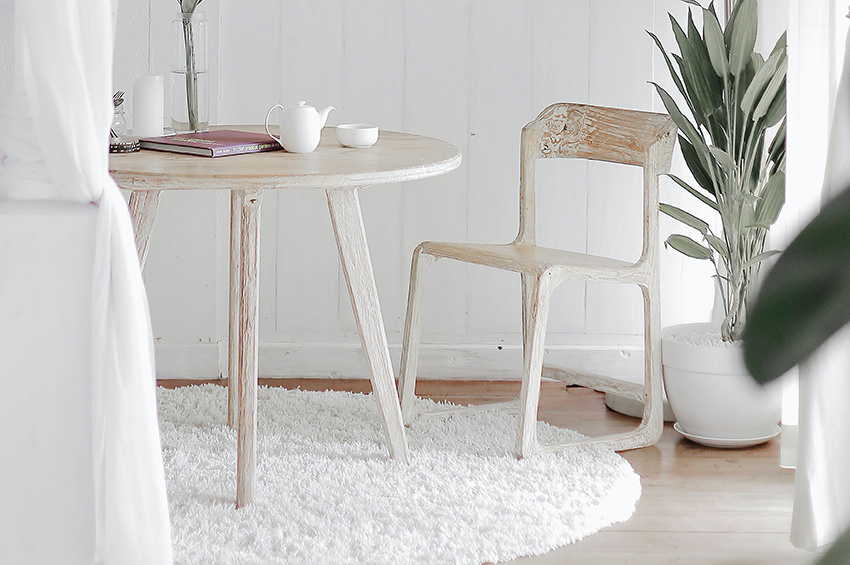 white-area-rug-in-kitchen