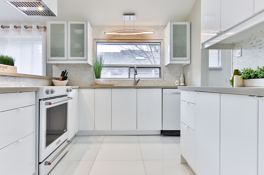 white-vinyl-flooring-in-a-kitchen